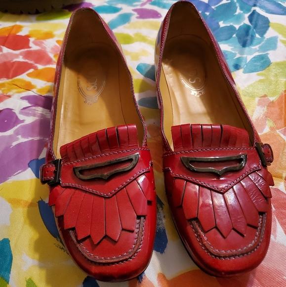 TOD'S Red Loafers Fringe Accents - Picture 2 of 4